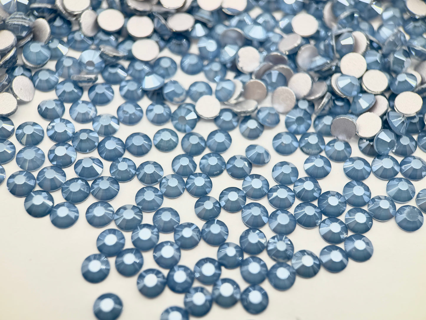 dk.grey mocha Flatback Non Hotfix Rhinestones