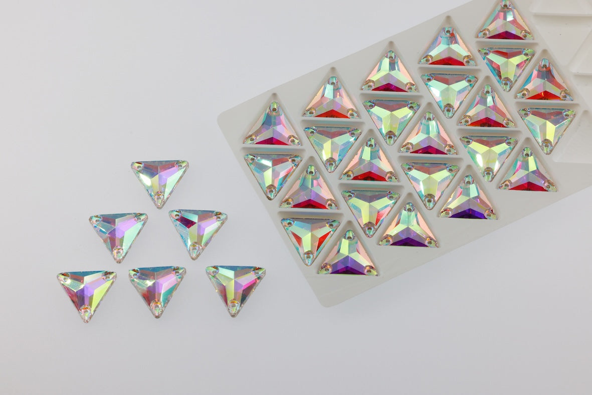 CRYSTAL AB GLASS TRIANGLE