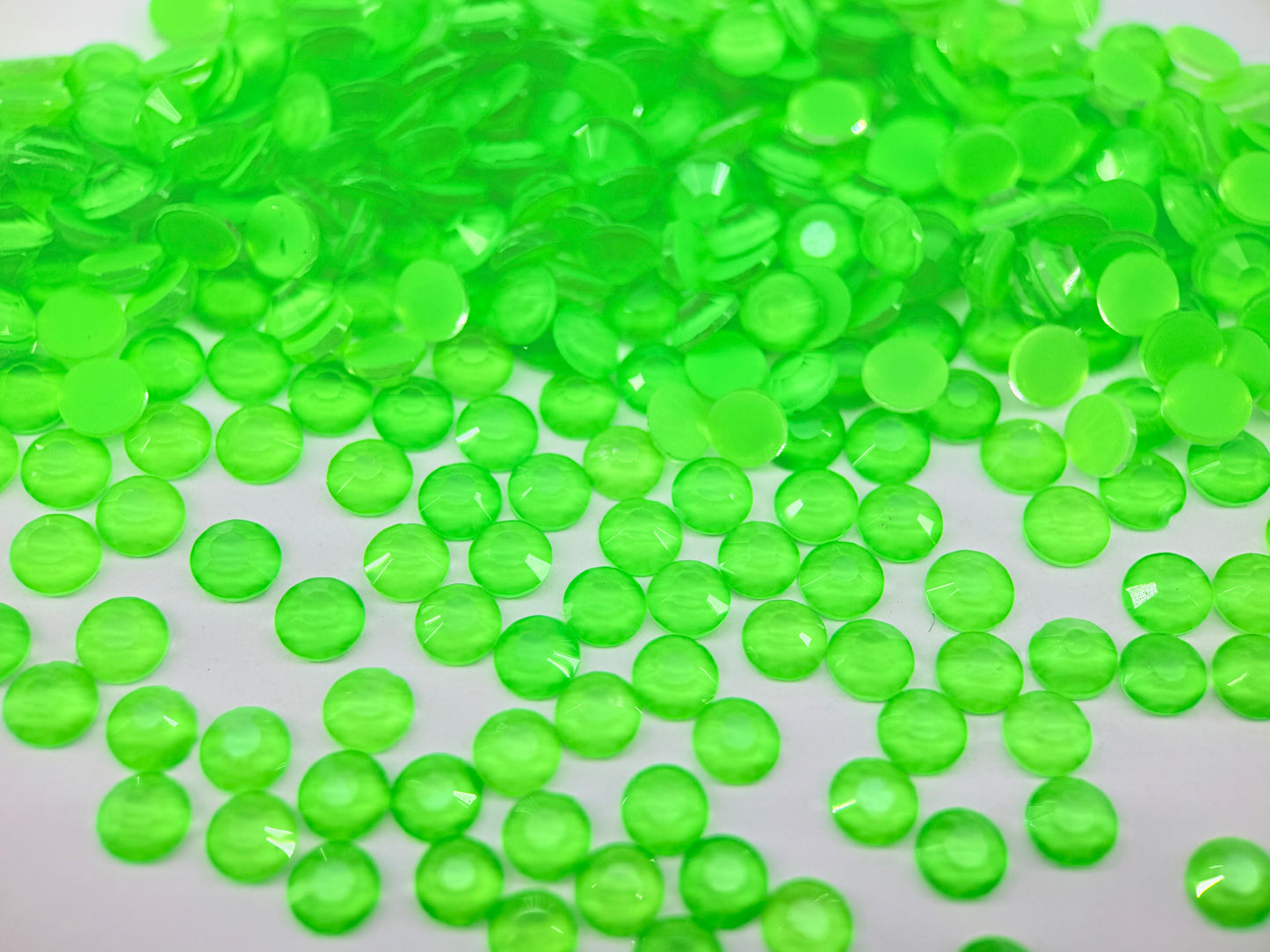 New Emerald Neon Flatback Non Hotfix Rhinestones