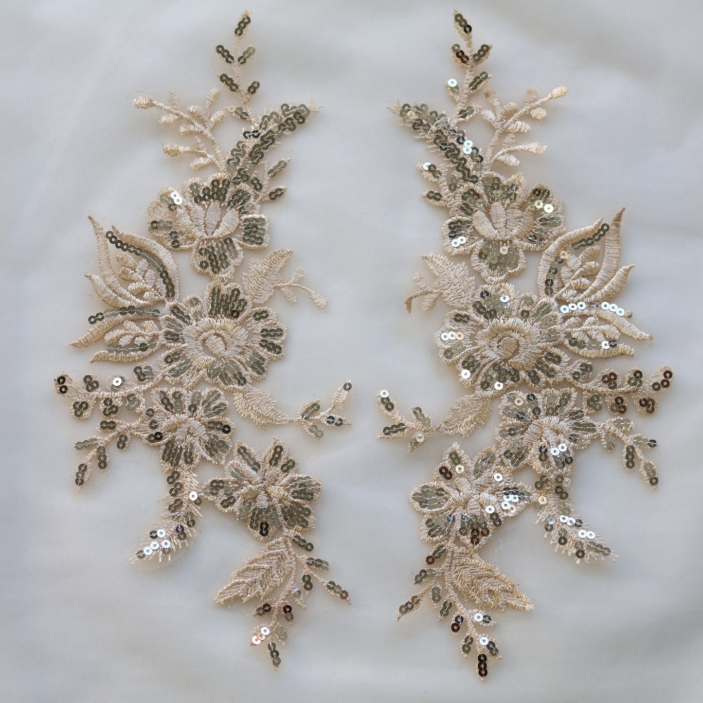 MM033 1 Pair Sequins Lace Flower Embroidered Patch