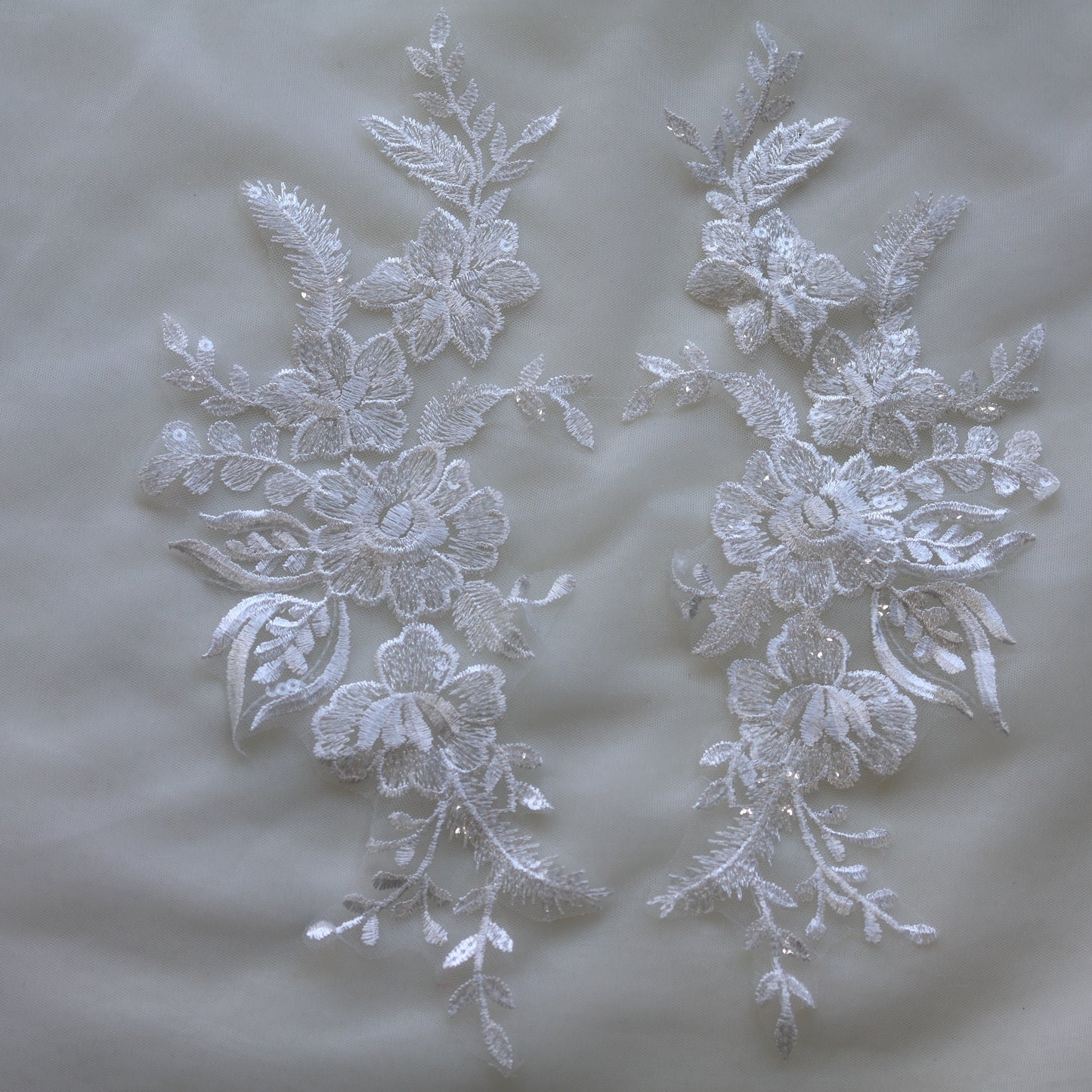 MM033 1 Pair Sequins Lace Flower Embroidered Patch